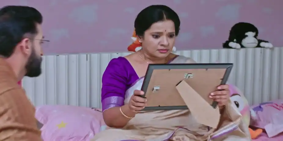 Dakshayani's Shocking Reaction to Malavika's Photo - Naa Ninna Bidalaare - Promo