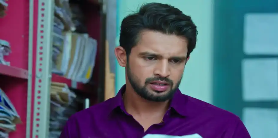 Karna Finds Bhuvaneshwari's Letter - Karna - Promo