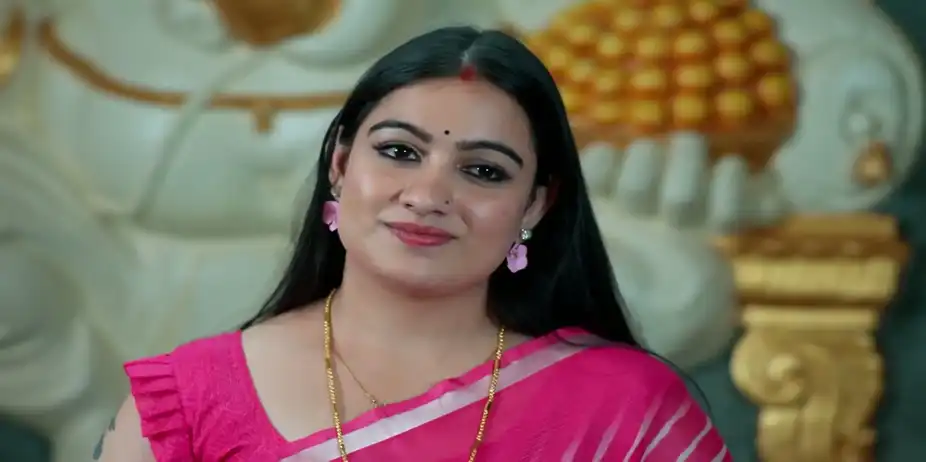 Prathapa Varma Hits Rithika - Akale