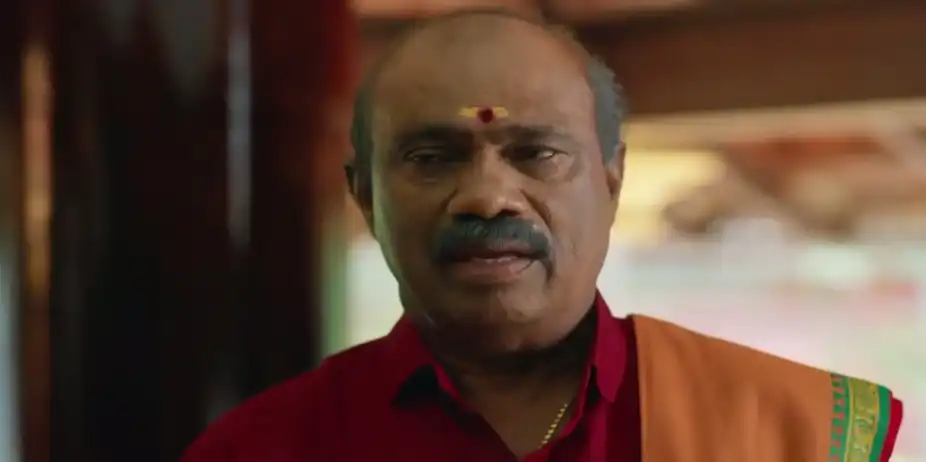 Pillai Fills Sathyabhama's Ears - Kudumbashree Sharada