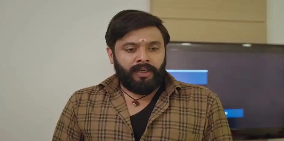 Indrajith Mocks Parvathy - Valyettan