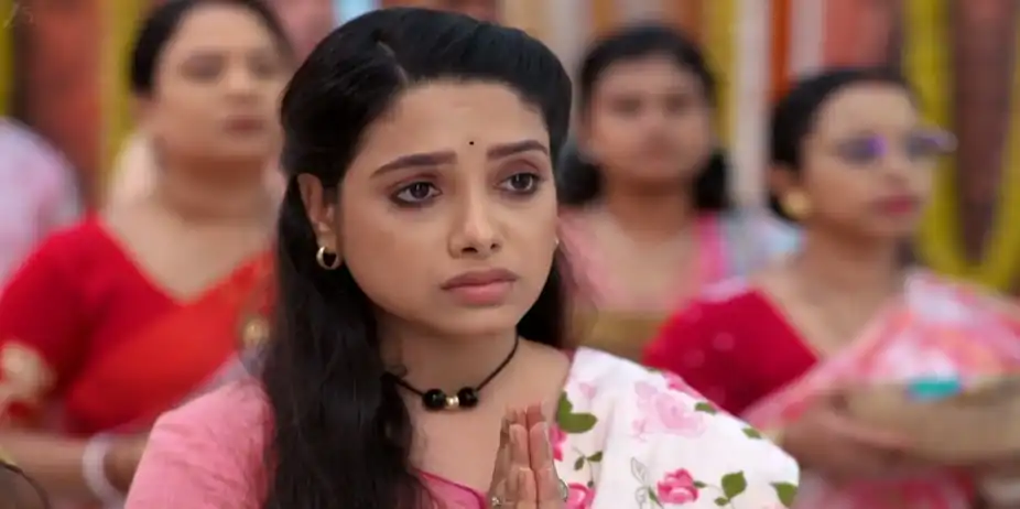 Aditya's Presence Makes Pallabi Uncomfortable