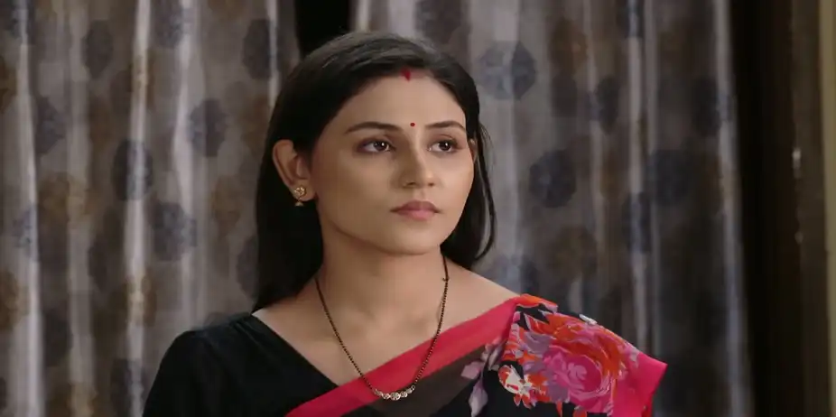 Usha Helps Priya and Vanshu Prepare Food - Suna Jhia