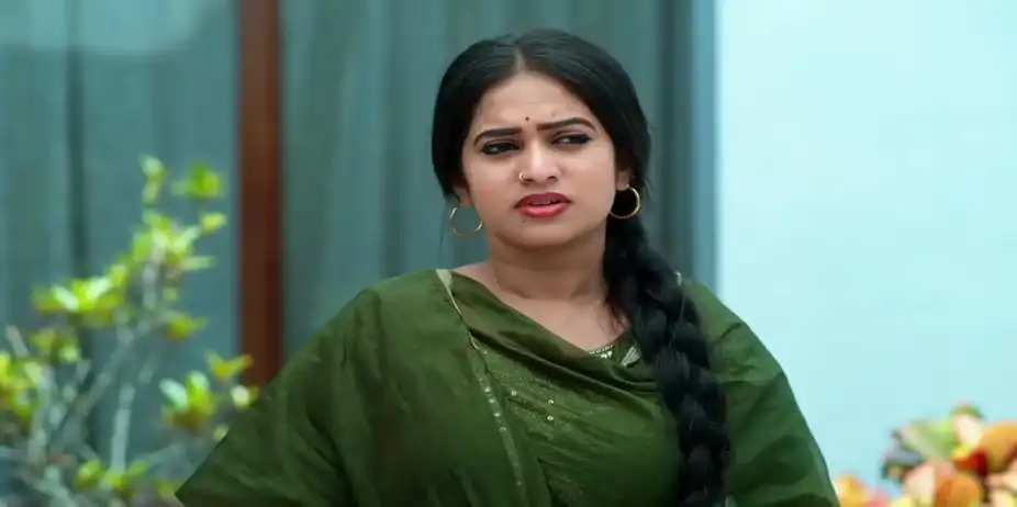 Bhadran and Neelima Discuss Ramadevi - Chembarathy