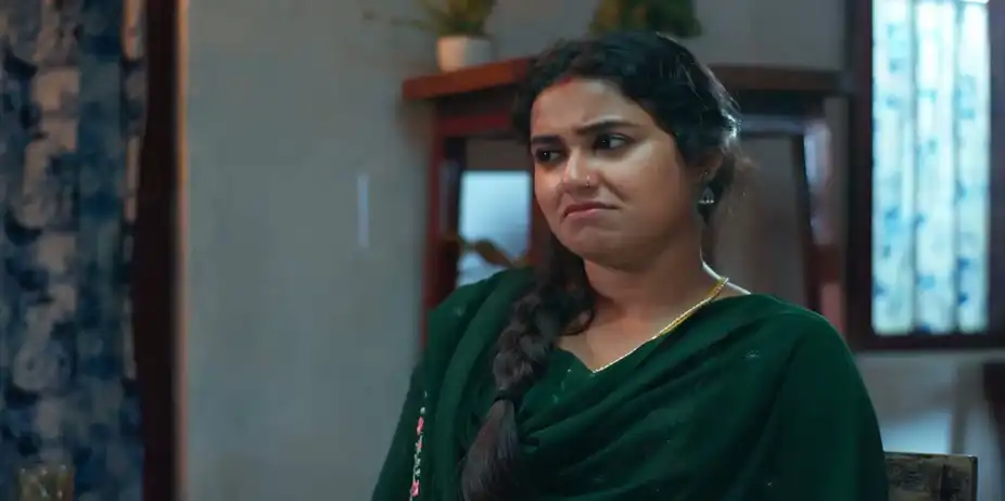 Radhika Gives Muthassi An Offer - Snehapoorvam Shyama
