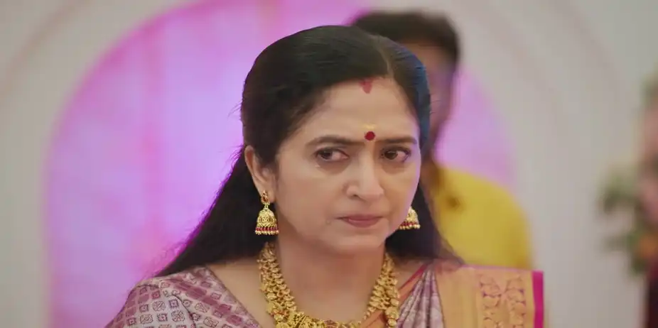 Lalithamma Rebukes Padmanabhan - Valyettan