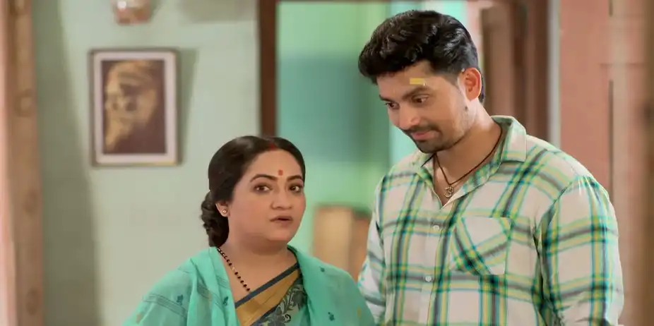 Jamai Shashthi Celebrations at the Chakrabortys' - Saat Pake Bandha