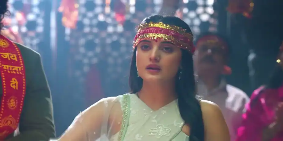 Reet Prays for a Child - Jaane Anjaane Hum Mile