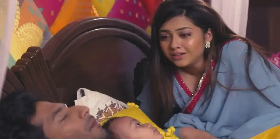 Tujhse Hai Raabta S1 E420 - Kalyani saves Moksh from getting hurt - Tujhse Hai Raabta