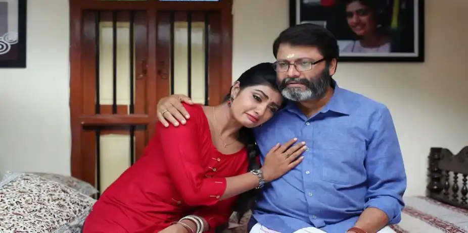 Endrendrum Punnagai S1 E61 - Shanmugham's decision shocks Madhavi - Endrendrum Punnagai