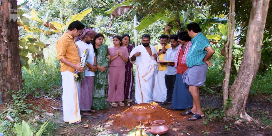 Marimayam S1 E986 - Ep 986 | Marimayam | Get Paid by the Panchayat for Burying a Dead Stray Dog