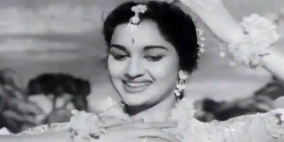 Chham Chham Naachti Aayee Bahaar