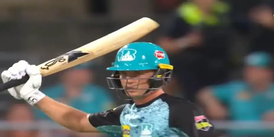 73 off 52! Nathan McSweeney anchors Heat's batting