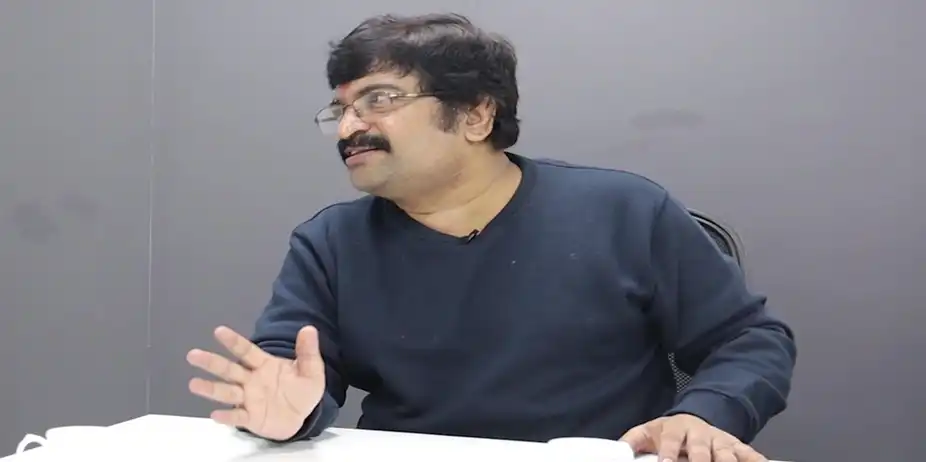 Super Star Rajanikanth Watching Jogi Film Jogi Film Remembrance