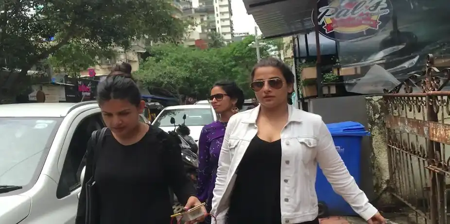 Vidya Spotted At Bandra