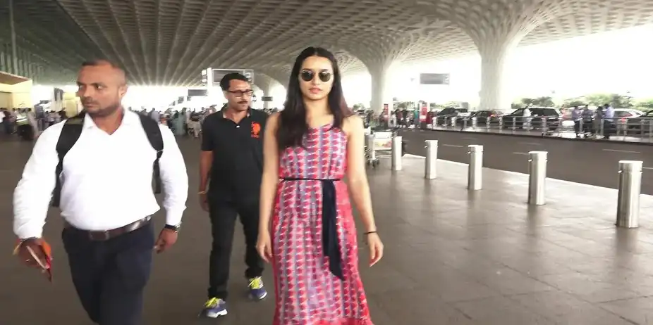 Shraddha Spotted At Airport
