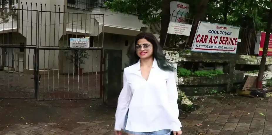 Shamita Spotted At Juhu