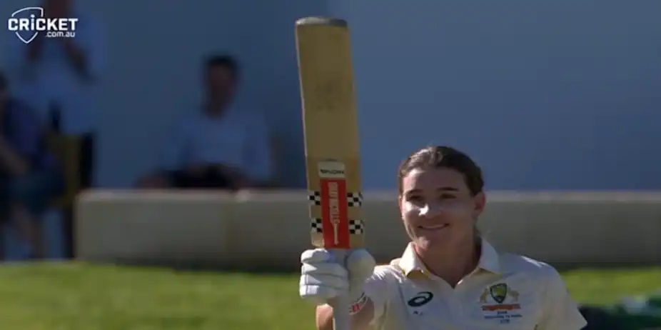 Sutherland Leads with an Anchoring Ton