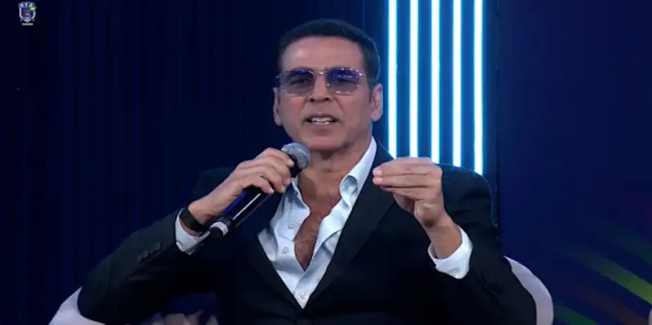 Akshay Kumar Introduces His Team