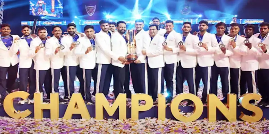 Steelers Celebrate Maiden PKL Trophy