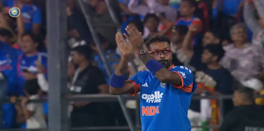 Action Recap: NZ Inns, 15 to 20 overs