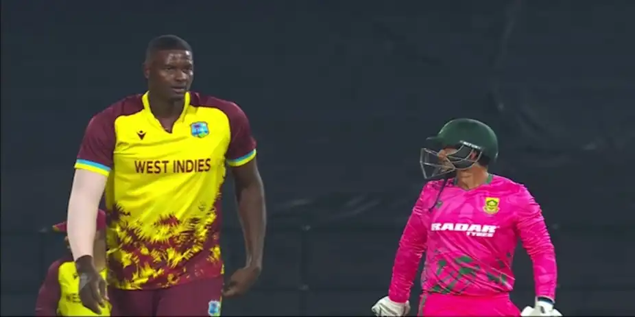 4,4,4,6! De Kock Punishes Holder