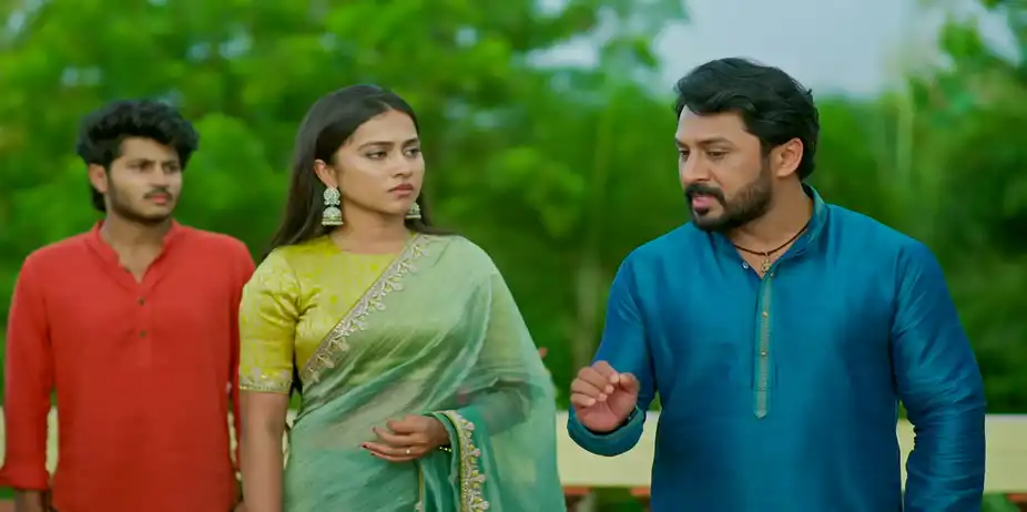 Podarillu S1 E210 - Madhava Confronts the Family