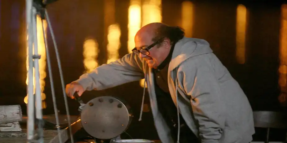 It's Always Sunny In Philadelphia S6 E3 - The Gang Buys a Boat