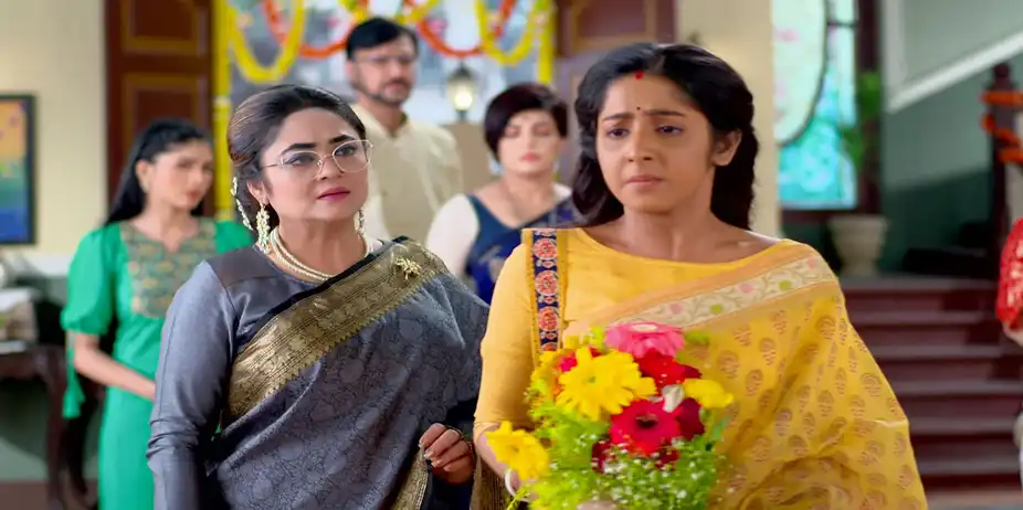 Chookar Mere Mann Ko S1 E65 - Deepa at the Sengupta House