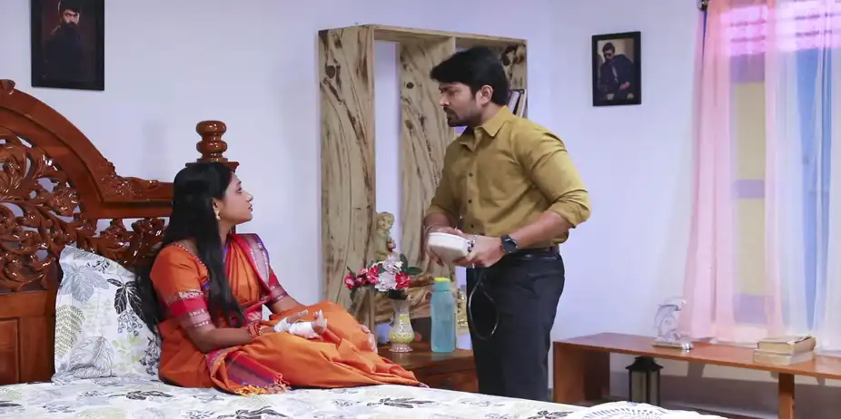 Sindhu Bhairavi S1 E69 - Hari's Tender Care for Sindhu