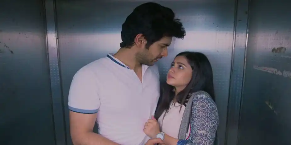 Internet Wala Love S1 E31 - Jai comes to Aadhya's rescue!