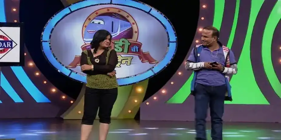 Comedychi Bullet Train S1 E104 - Sameer-Bhakti at railway station