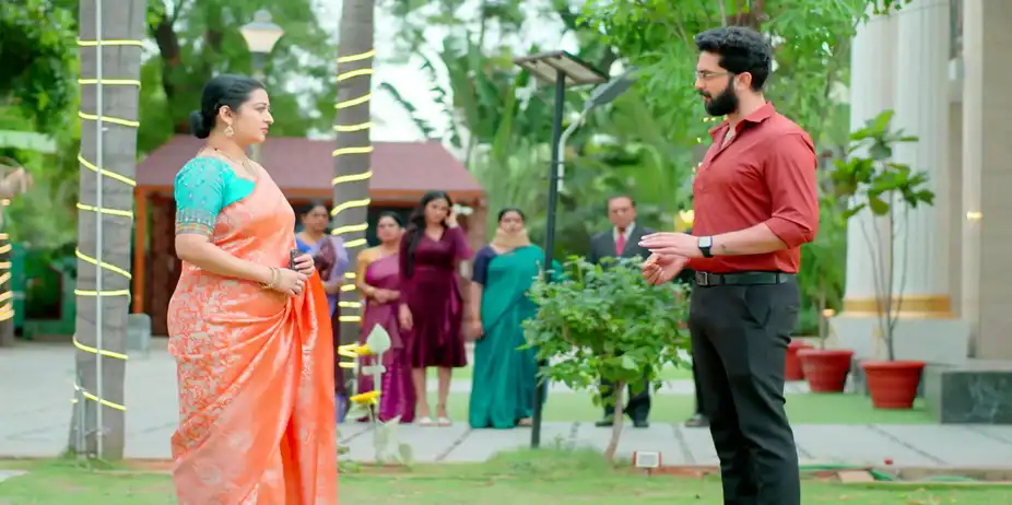 Karthika Deepam - Idi Nava Vasantham S2 E724 - Suraj Rejects Malini's Proposal