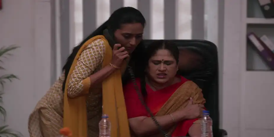 Rang Maza Vegla S1 E968 - Saundarya Suffers a Heart Attack