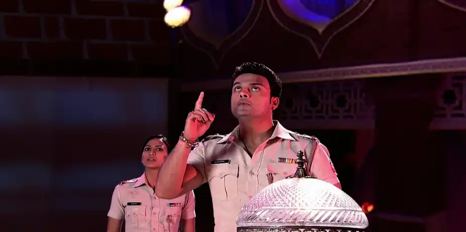 SuperCops vs Super Villains S1 E32 - Super Cops in a Flipped World