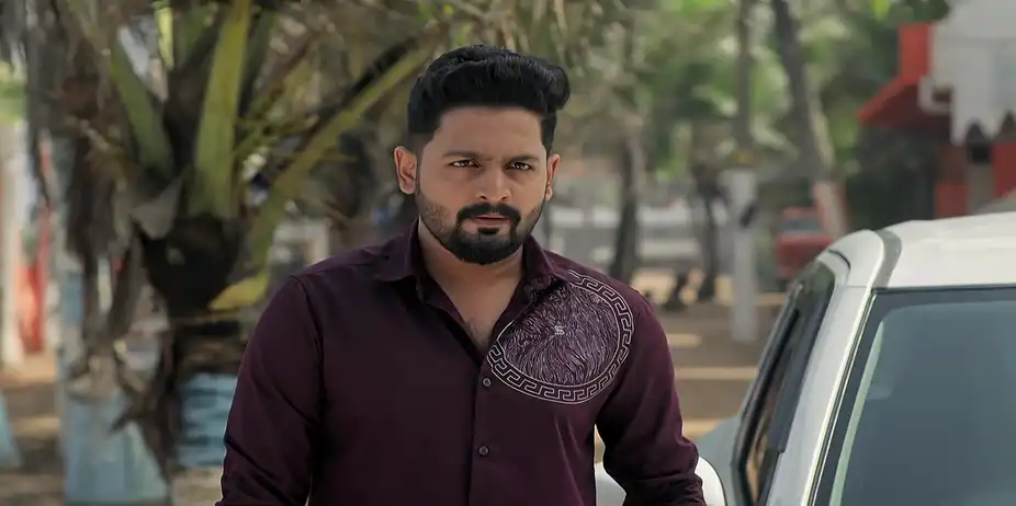 Patharamattu S1 E1022 - Naveen Grows Suspicious