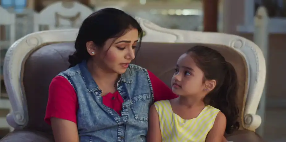 Tharala Tar Mag S1 E1276 - Sayali Protects an Innocent Girl