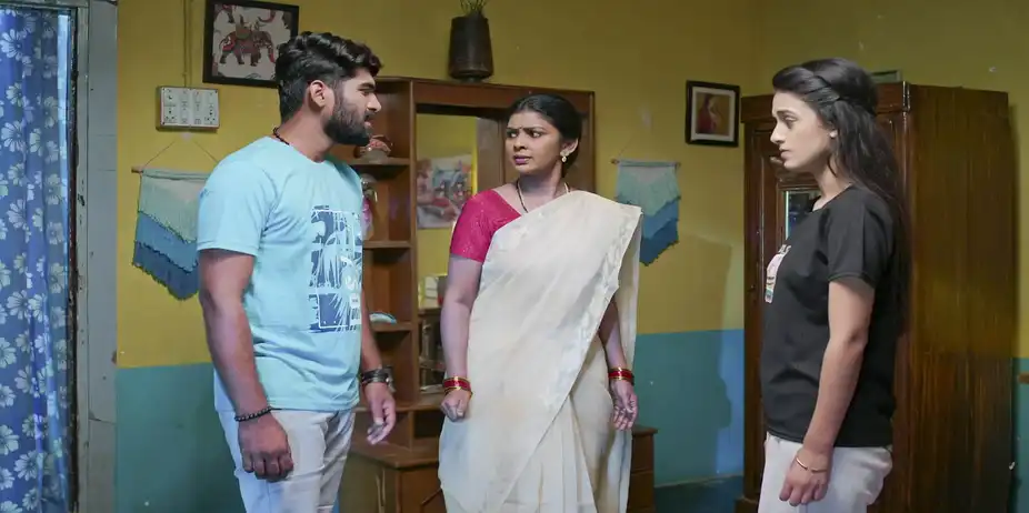 Podarillu S1 E212 - Suresh, Varalu's Divisive Plan