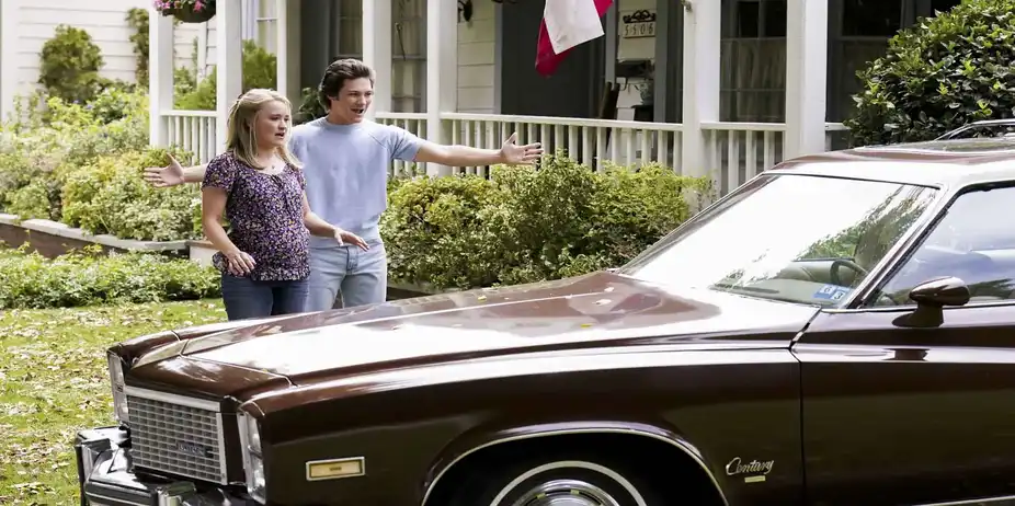 Young Sheldon S6 E6 - An Ugly Car, an Affair and Some Kickass Football