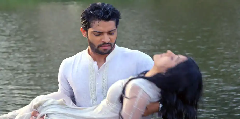 Kabhi Kabhie Ittefaq Sey S1 E107 - Anubhav Rescues Gungun