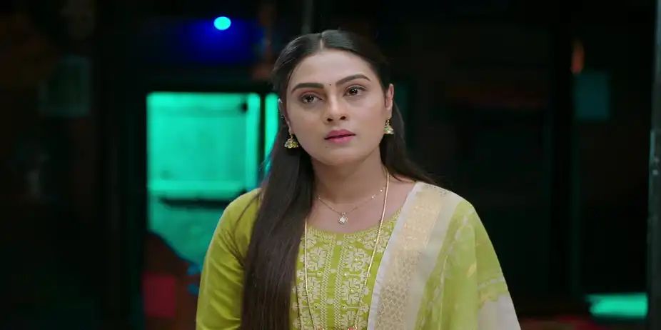 Shri Gandhada Gudi S1 E334 - Chandana Rebukes Mutthu for Betrayal