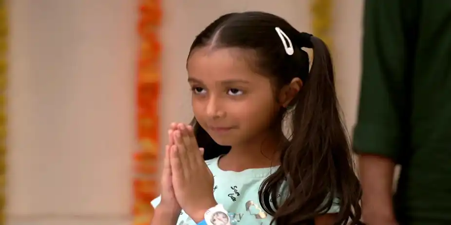 Rang Maza Vegla S1 E700 - Deepika, Kartiki Visit the Temple