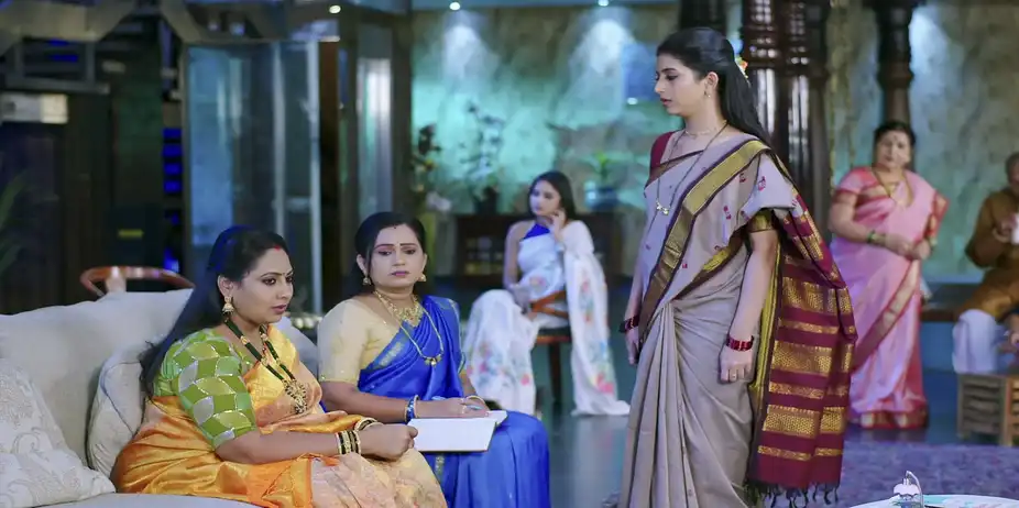 Gowri Kalyana S1 E223 - Gowri Cleverly Convinces Sarita