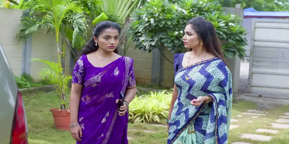 Watch Geetha L.L.B S1 E191 - Parimala's Shocking Discovery on ...