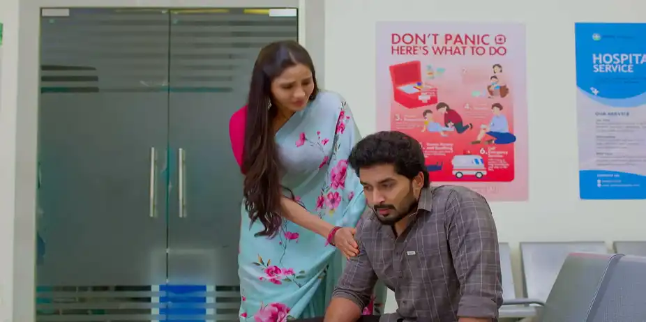 Karthika Deepam - Idi Nava Vasantham S2 E779 - Deepa's Accident Unsettles Karthik
