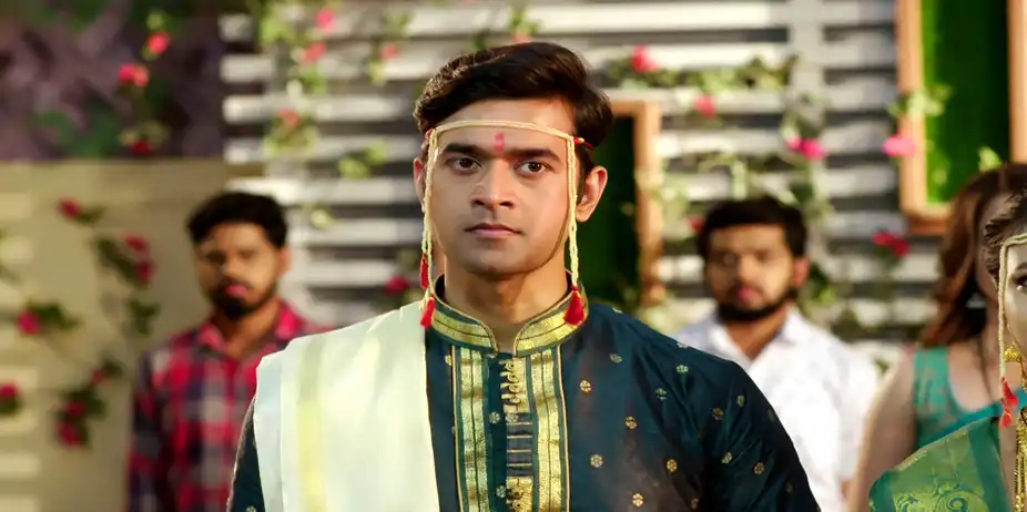Lagnachi Bedi S1 E45 - Raghav Stands His Ground