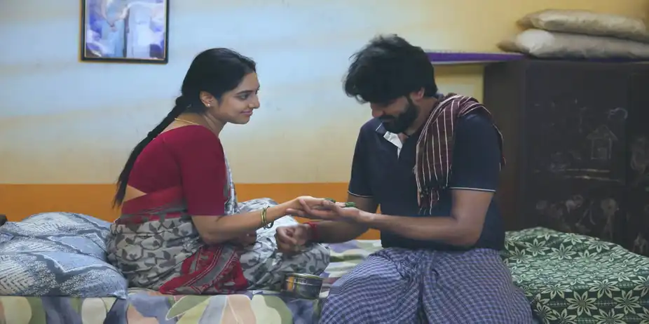 Onna Irukka Kaththukanum S1 E56 - Sarasu's Heart Melts for Kumaran