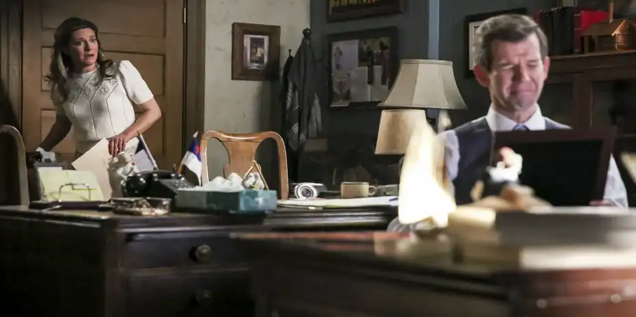 Young Sheldon S2 E21 - A Broken Heart and a Crock Monster