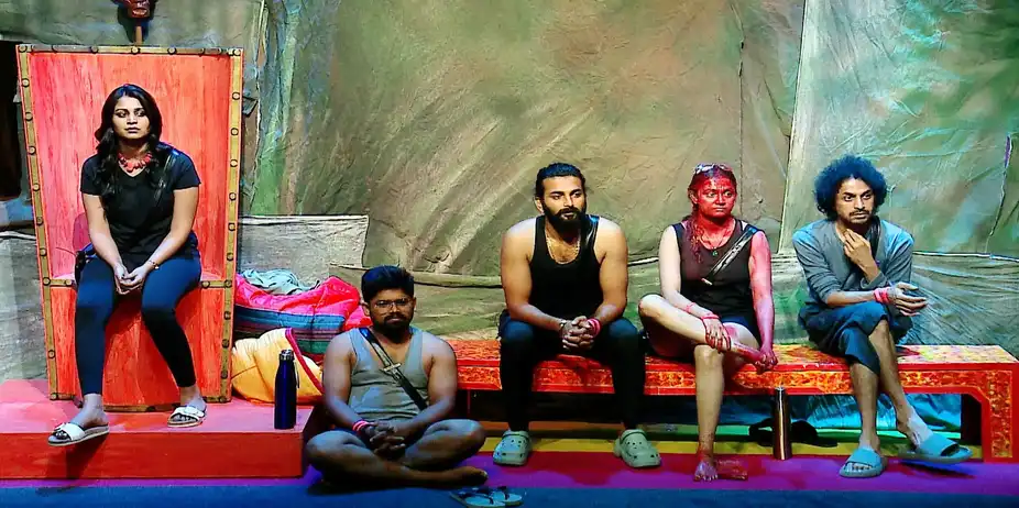 Bigg Boss S8 E9 - Day 8: A Colourful Nomination