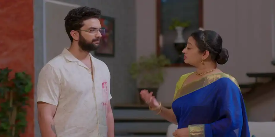 Karthika Deepam - Idi Nava Vasantham S2 E781 - Malini Grows Furious